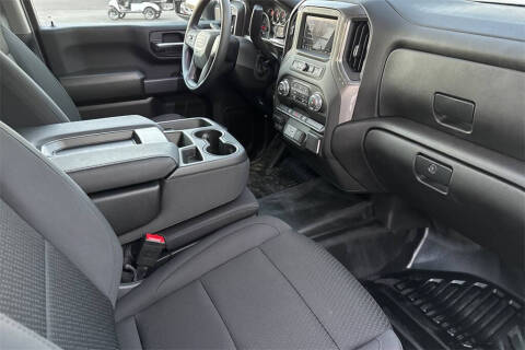 2025 GMC Sierra 2500HD Pro