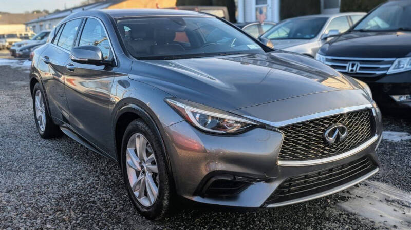 2018 INFINITI QX30 Luxury's photo
