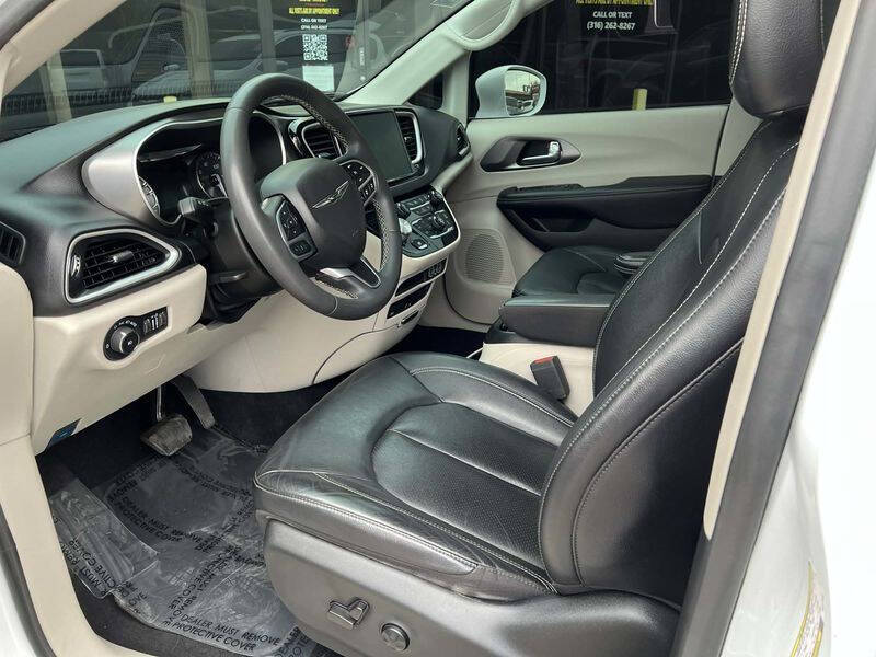 2022 Chrysler Pacifica Touring L