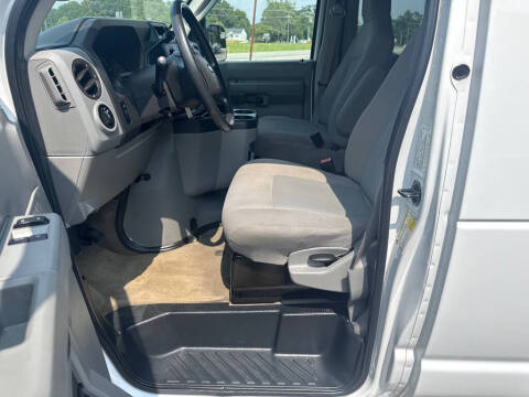 2013 Ford E-Series E-350 SD XLT