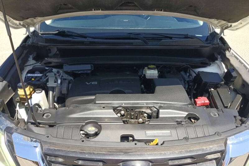 2017 Nissan Pathfinder Platinum