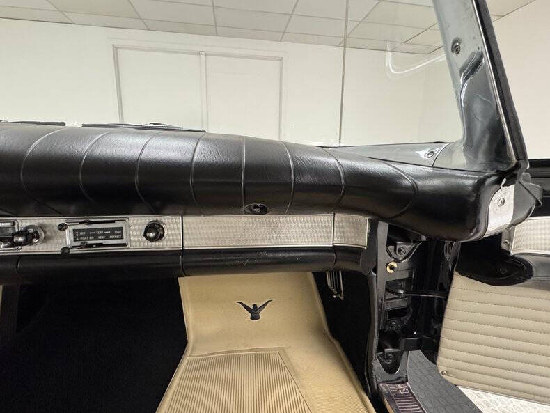 1957 Ford Thunderbird