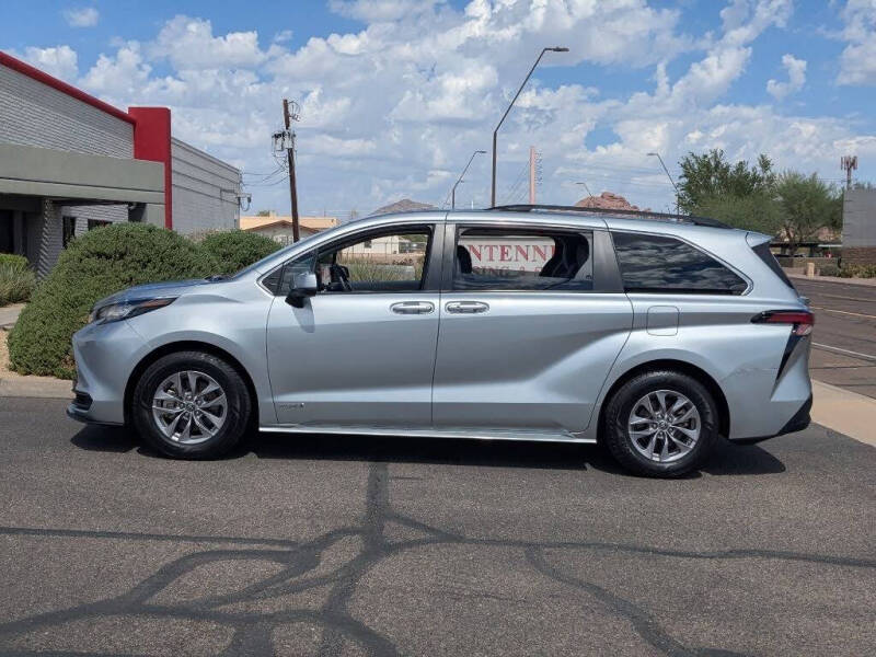 2021 Toyota Sienna LE 8-Passenger