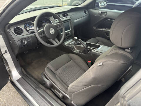 2012 Ford Mustang V6