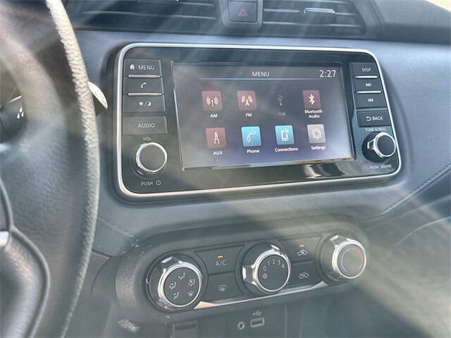 2025 Nissan Versa SV