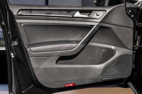 2016 Volkswagen Golf R 4Motion