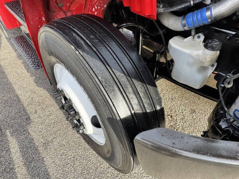 2017 Freightliner M2 106