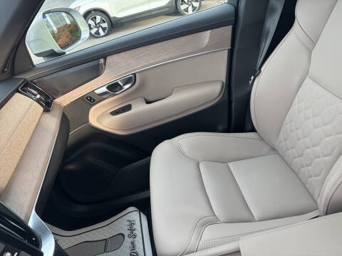 2025 Volvo XC90 B6 Plus Bright Theme 7P