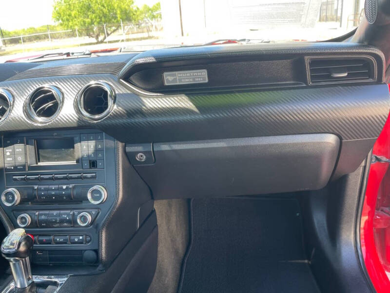 2016 Ford Mustang V6