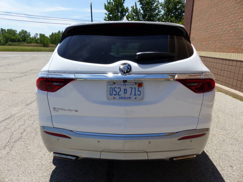 2023 Buick Enclave Essence