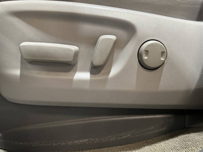 2016 Toyota Sienna XLE Premium 8-Passenger