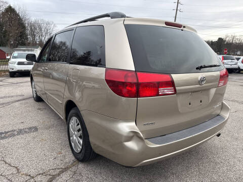 2005 Toyota Sienna LE 8 Passenger