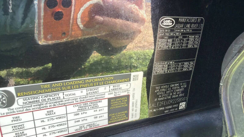 2024 Land Rover Defender 130 P400 X-Dynamic SE