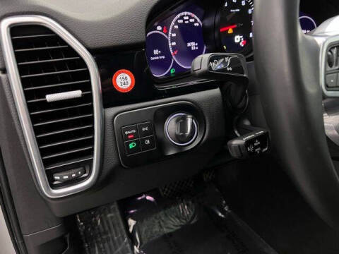 2022 Porsche Cayenne Coupe Platinum Edition