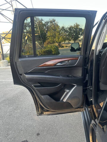 2016 Cadillac Escalade Luxury Collection