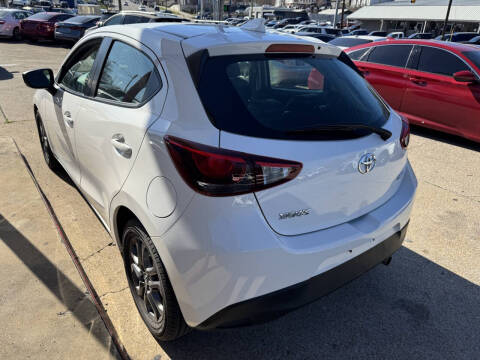 2020 Toyota Yaris Hatchback XLE