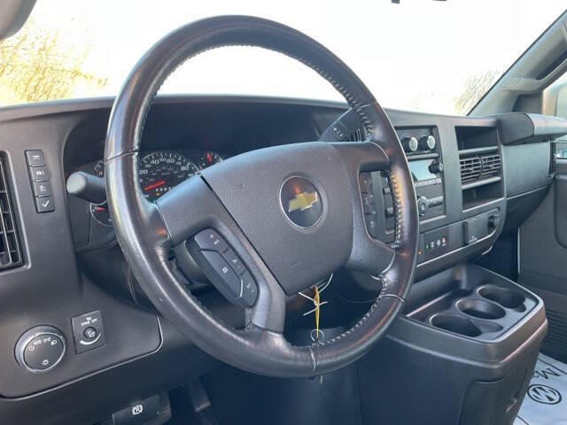 2022 Chevrolet Express 2500