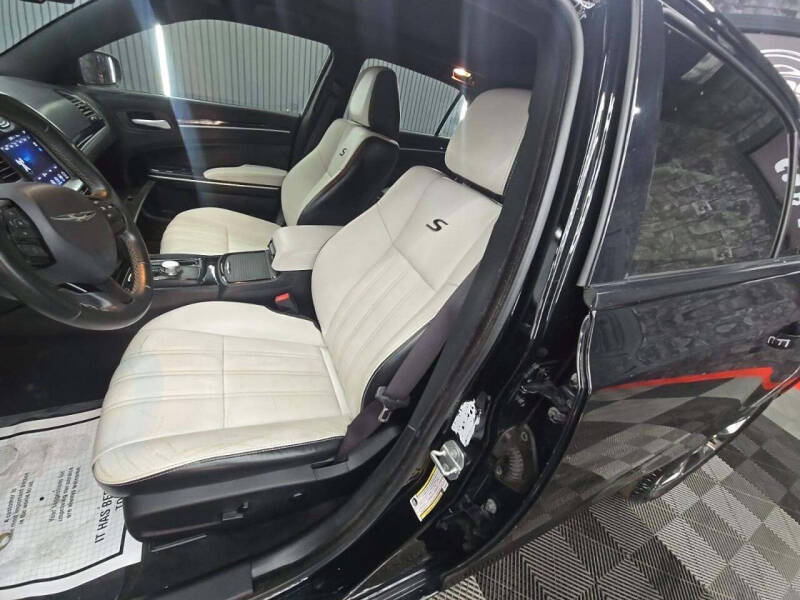 2017 Chrysler 300 S