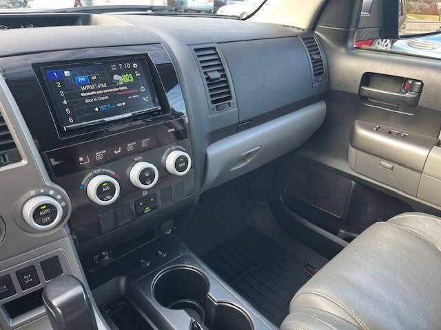 2013 Toyota Sequoia SR5