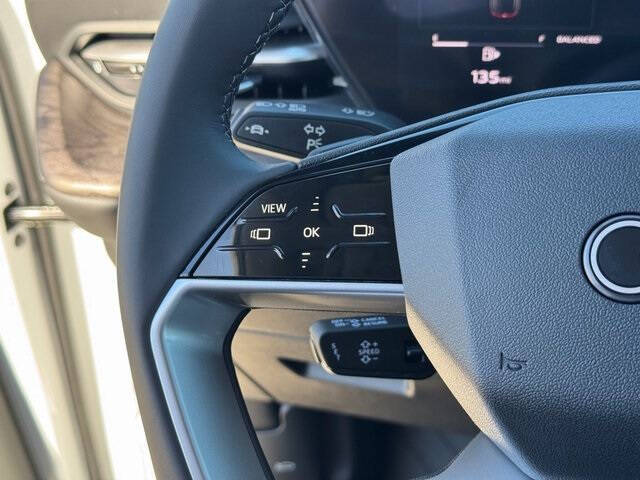 2025 Audi Q5 quattro Premium TFSI