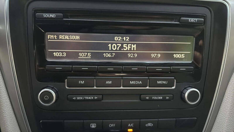 2014 Volkswagen Passat 1.8T S PZEV