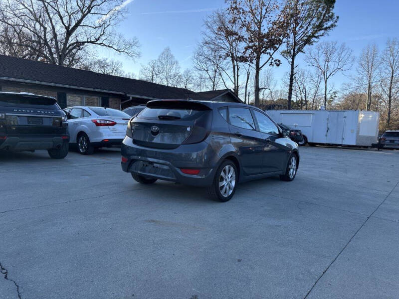 2012 Hyundai Accent SE