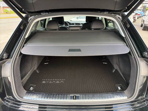 2019 Audi e-tron quattro Premium Plus