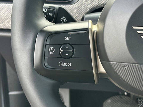 2025 MINI Hardtop 2 Door Cooper Signature Trim