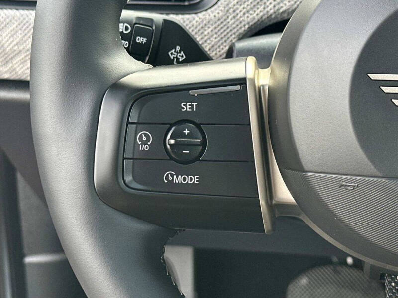 2025 MINI Hardtop 2 Door Cooper Signature Trim