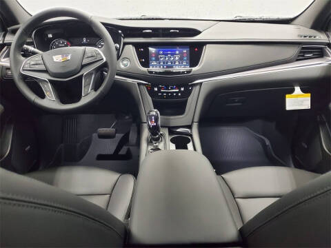 2025 Cadillac XT5 Luxury