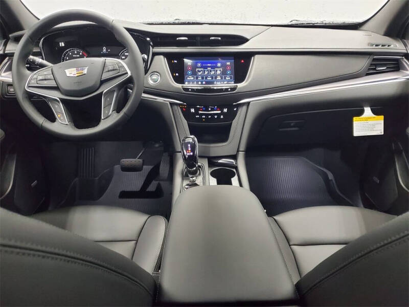 2025 Cadillac XT5 Luxury