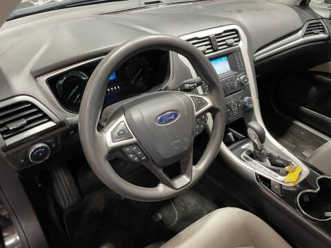 2014 Ford Fusion S
