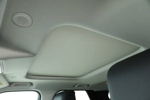 2024 Land Rover Discovery P300 S