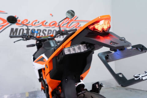 2026 KTM 690 SMC R