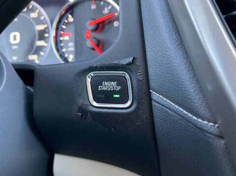 2020 GMC Acadia Denali