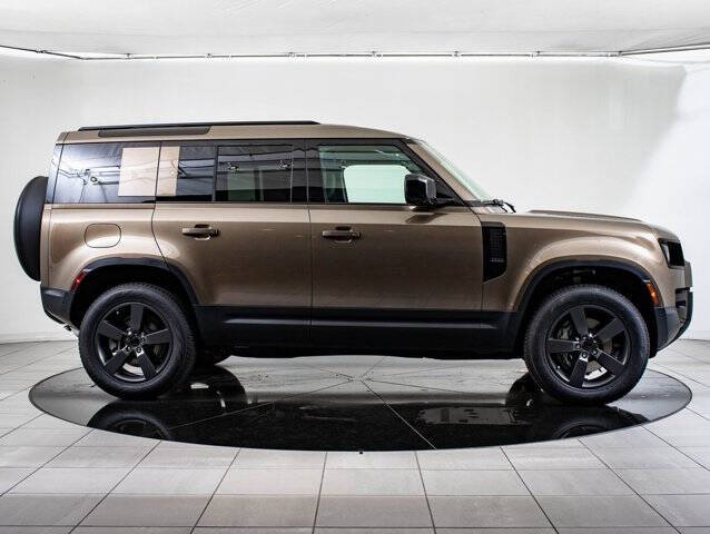 2026 Land Rover Defender 110 P300 S