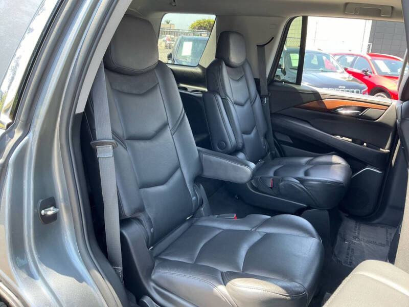 2020 Cadillac Escalade Standard