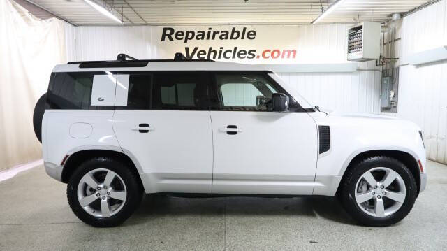 2023 Land Rover Defender 110 SE