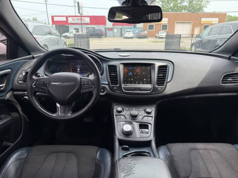 2015 Chrysler 200 S