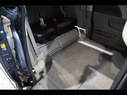 2013 Toyota Sienna LE Mobility 7-Passenger