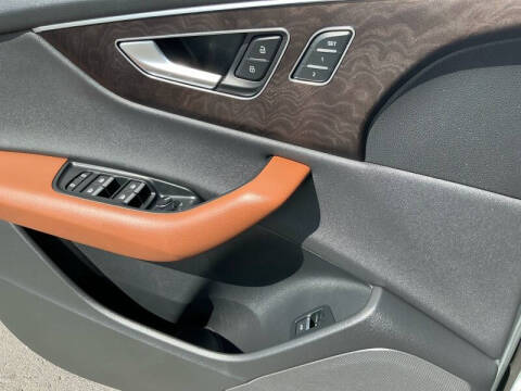 2022 Audi Q8 quattro Premium 55 TFSI