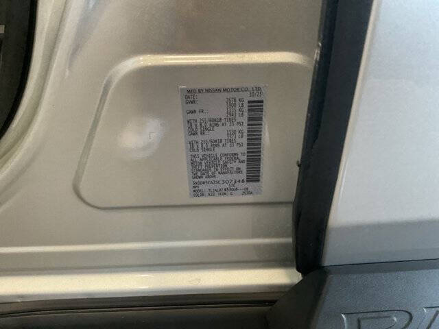 2025 Nissan Pathfinder SL