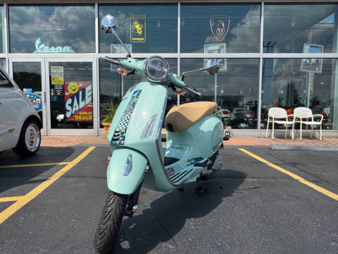 2025 Vespa Primavera 150 Batik