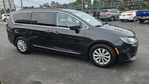2017 Chrysler Pacifica Touring-L