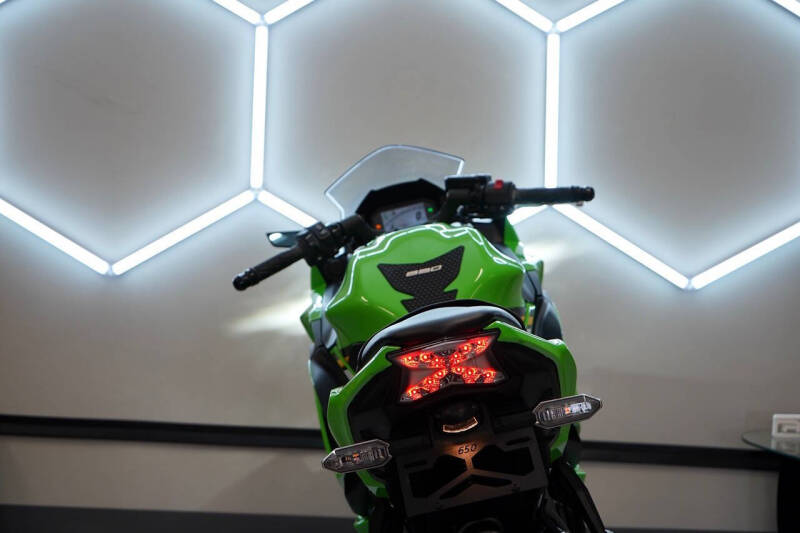 2025 Kawasaki Ninja 650 ABS KRT Edition