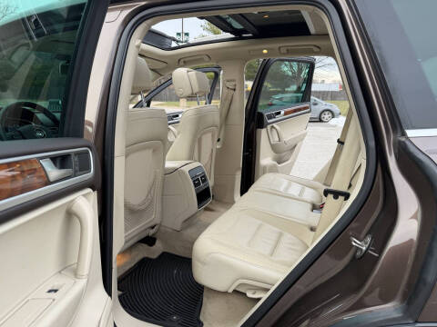 2012 Volkswagen Touareg TDI Sport