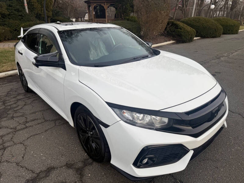 2018 Honda Civic Hatchback EX's photo
