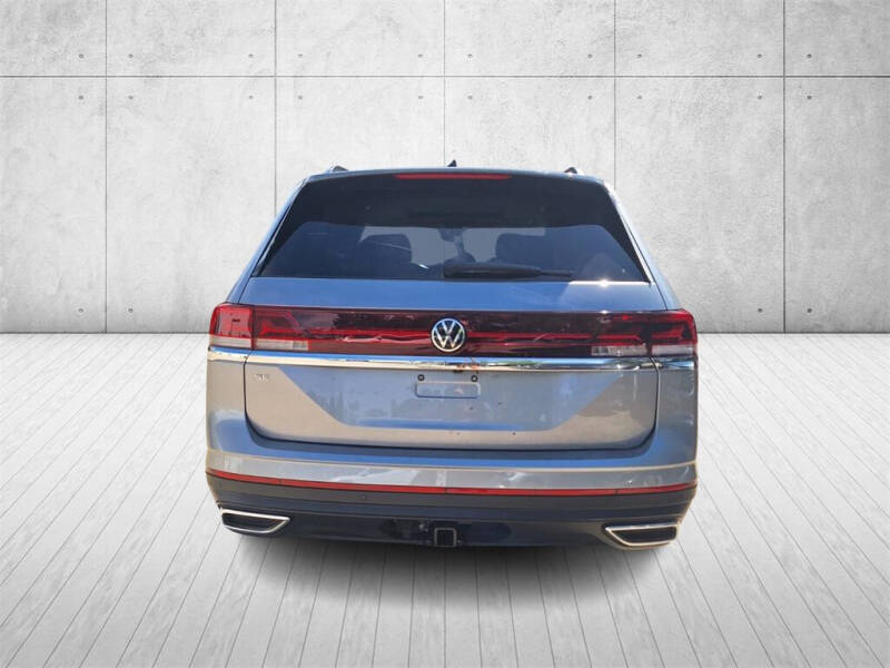 2025 Volkswagen Atlas SE