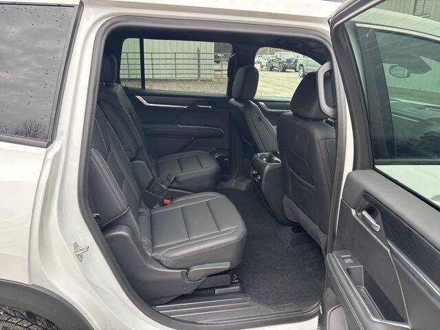 2024 GMC Acadia Elevation