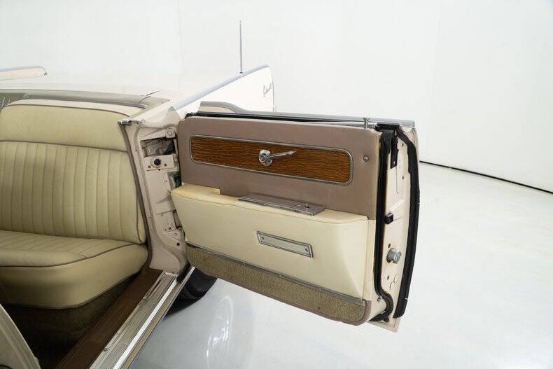 1962 Lincoln Continental